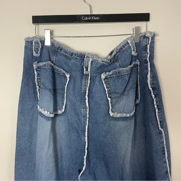 Women's Size:2X 90s Y2K Denim Two Toned Button Fly Low- Mid Rise Cropped Jeans - Picture 6 of 6